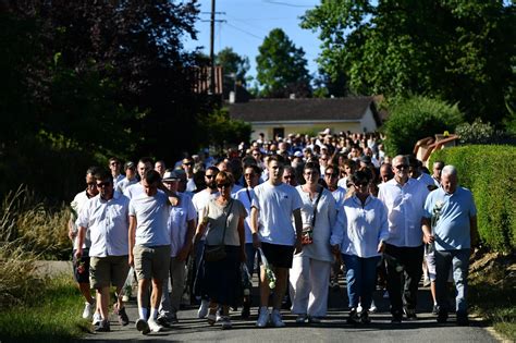 Saône Et Loire Drame De Clessé 800 Personnes Pour La Marche Blanche