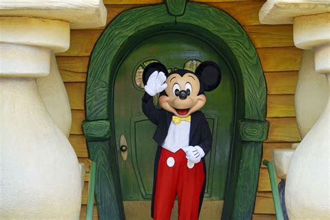 Guests Can Now Rent Out Mickeys House In Toontown For Private Parties