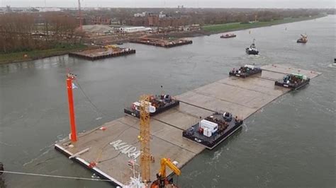 Kabel Breekt Afzinken Maasdeltatunnel Bij Vlaardingen Weer Gestaakt