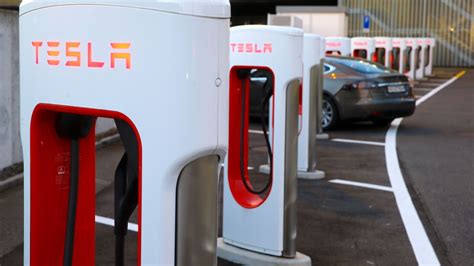 Tesla Abre Su Red De Supercargadores A Vehículos Eléctricos De Otras