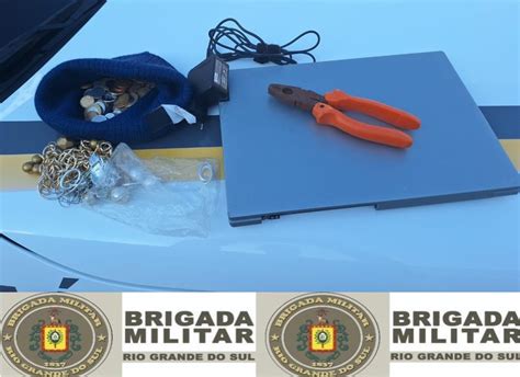 Brigada Militar Prende Homem Por Furto Em Resid Ncia No Bairro Jardim