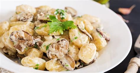 Recette gnocchi à la crème et aux champignons