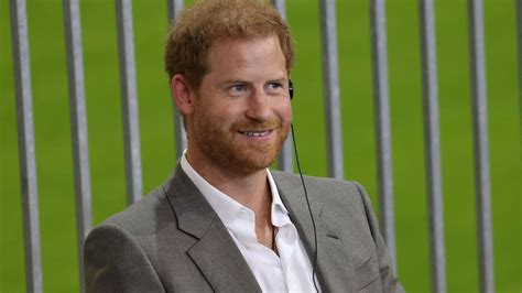 Prince Harry Answers Absurd Questions And Shows Humor 24 Hours World