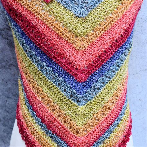 Easy Crochet Triangle Shawl In Cake Yarn Make It Crochet