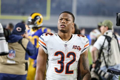 Bears' RB David Montgomery Goes Down with Groin Injury - SportzBonanza