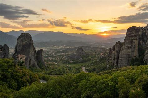 Meteora Evening Tour With Breathtaking Sunset View