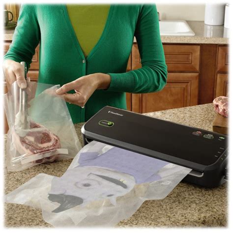 Meh Foodsaver Fm2000 Vacuum Sealing System With Starter Kit Refurbished