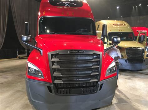 Tow Hook Fuel Pump Issues Prompt Recalls Of 2 500 Plus Freightliner