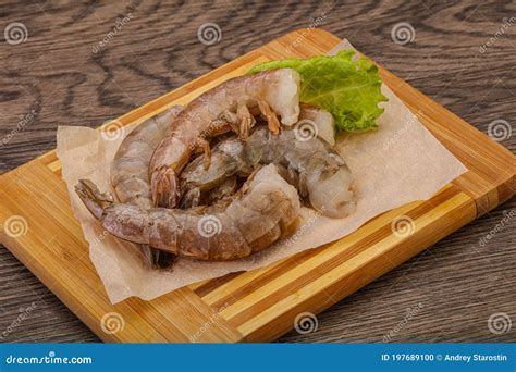 Crevette Crue De Tigre En Cuisine Photo Stock Image Du Enorme