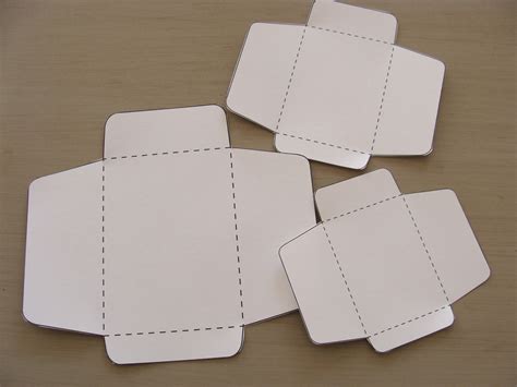 Something Ivory: DIY Mini Envelopes