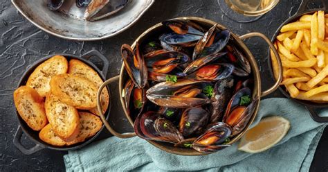 La Recette Des Moules Frites De Laurent Mariotte Marie Claire