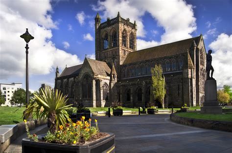 Paisley Abbey | Paisley Walking Tours on Wheels