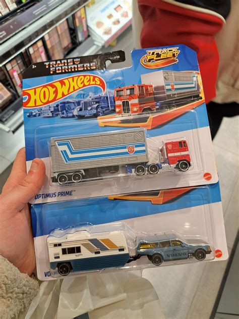 Se produkter som liknar Hot Wheels Track Fleet Tran på Tradera 677564568