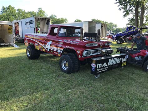 Holman Brothers Truck And Tractor Pull Truck Pulls Tractor Pulling