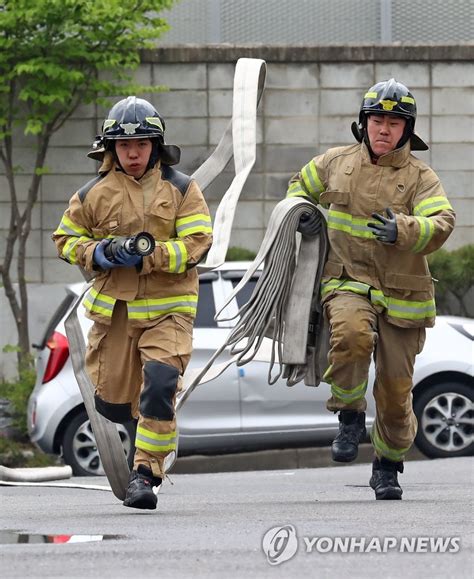 Firefighters' contest | Yonhap News Agency