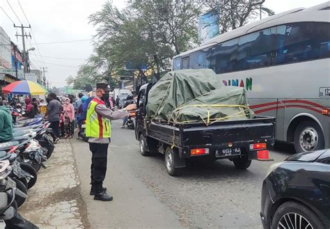 Kendaraan Pemudik Yang Melintas Ciawi Kab Tasik Mulai Padat Fokus