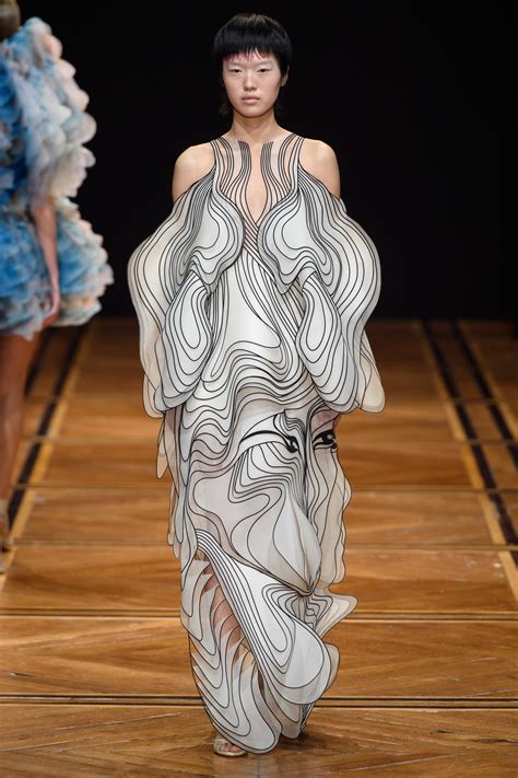 Iris Van Herpen Nowre