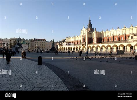 Cloth Hall Rynek Glowny Main Square Krakow Stock Photo Alamy