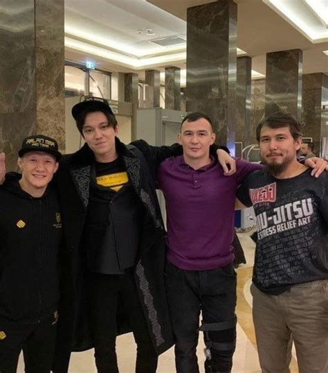 Pin Di MariaPilar Endara Su Dimash Divertimento