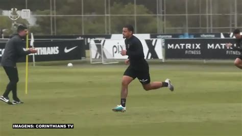 Embaixo De Chuva Corinthians Treina Intensamente E Se Prepara Para