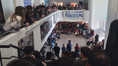 Asamblea Interclaustro En Contra Del Ajuste A La Universidad Pública Facultad De Periodismo