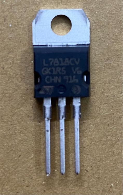 Linear Regulator Dip L Cv Dg St Regulatore For Electronics At Rs