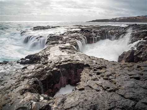 Premium Photo Spectacular Natural Phenomenon Of Bufadero De La Garita