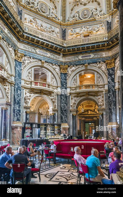 Cafe in the Kunsthistorisches Museum, Vienna, Austria Stock Photo - Alamy