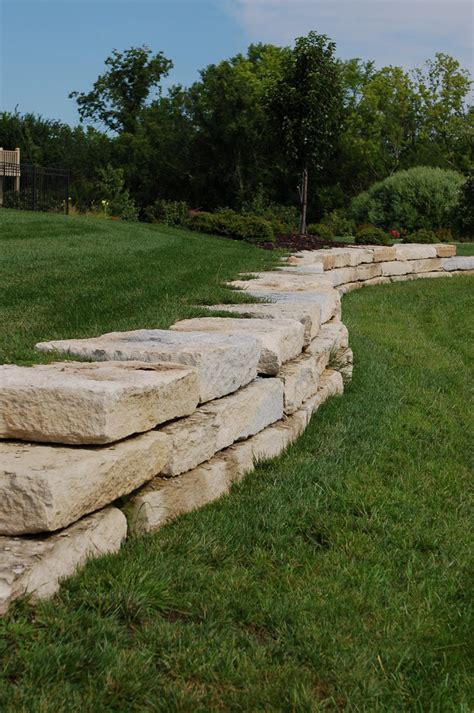 9 Limestone Retaining Wall Classico Giardino Altro Di Topeka