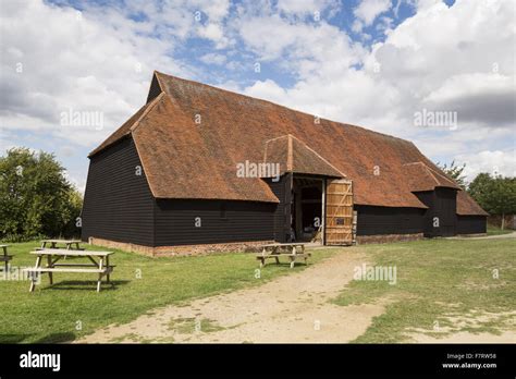 Grange Barn Essex One Of Europes Oldest Timber Framed Buildings