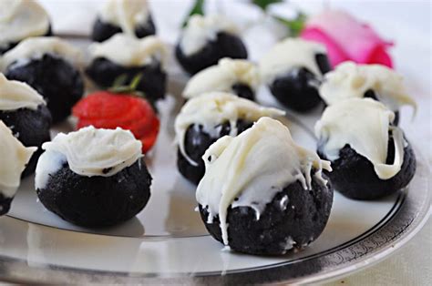 No Bake Oreo Cookie Balls 3 Ingredient Easy Chocolate Truffles