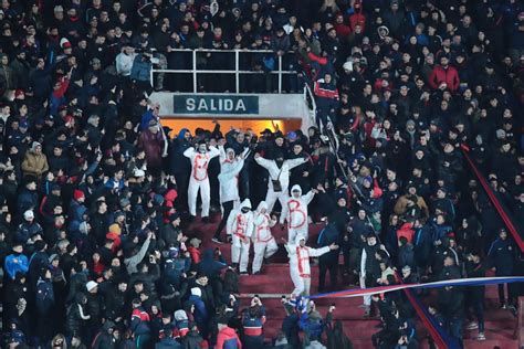 Los hinchas de San Lorenzo se burlaron del mal momento de Huracán El