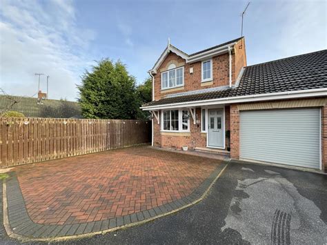 Caxton Gardens Pontefract 3 Bed Link Detached House For Sale £270 000