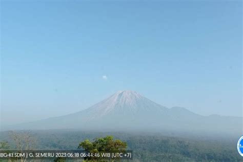 Masih Berstatus Siaga Gunung Semeru Setiap Hari Erupsi