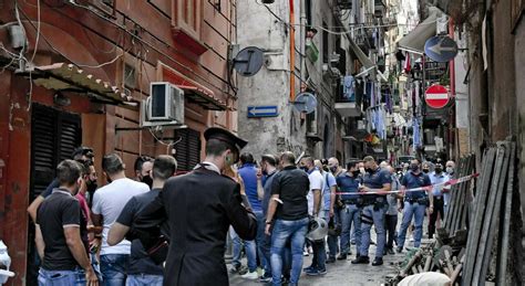 Napoli 53 Arresti Oggi Colpiti I Tre Clan Dei Quartieri Spagnoli