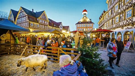 Weihnachtsmärkte im Rems Murr Kreis Schafe Kunst und Besuch vom