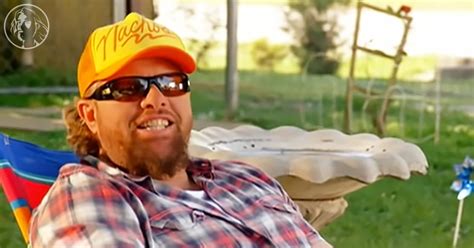 Toby Keith Takes Us Down Memory Lane In “trailerhood” Wwjd