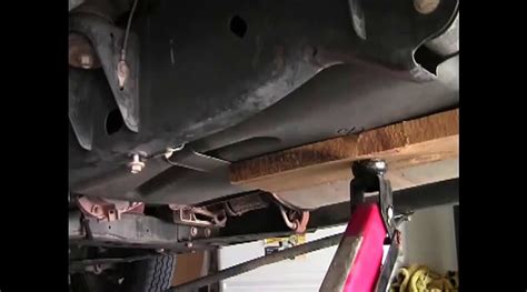 Chevy Trailblazer Fuel Pump Gas Tank Remove Replace Video