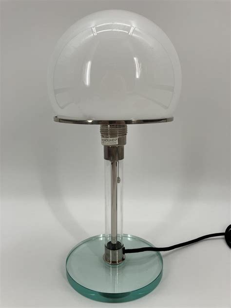 Lampada Da Tavolo Bauhaus Wg Di Wilhelm Wagenfeld Per Tecnolumen