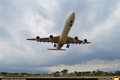 Ec Jnq Iberia Airbus A Aviacioncr Net