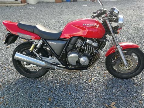 Honda CB 400 SB Ưu điểm vượt trội và động cơ mạnh mẽ Nhấp để biết