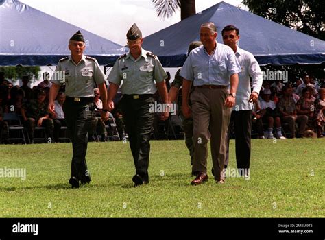 Gen Wesley K Clark Commander In Chief Us Southern Command Maj Gen