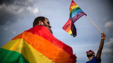 La Historia Detr S De La Bandera S Mbolo Del Orgullo Gay Mundo El Comercio Per