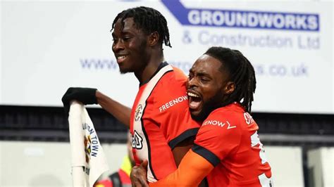 Elijah Adebayo Rescues Luton With Equaliser Against Everton