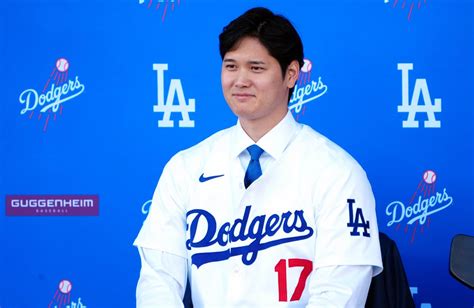 Los Angeles Dodgers Spending Exposes Mlb Need For Salary Floor R