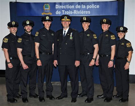 Six recrues à la police de Trois Rivières LHebdo Journal