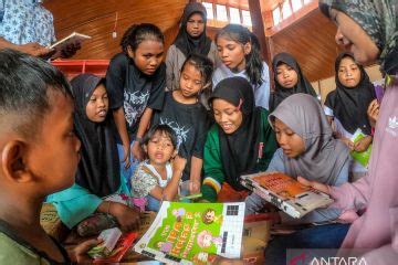 Komunitas Bergerak Aktif Tingkatkan Literasi Anak Anak Pesisir Di Jambi