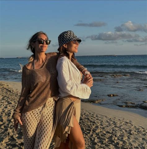 Majo Martino tiene la clave para armar los looks playeros más lindos la bikini que es un must