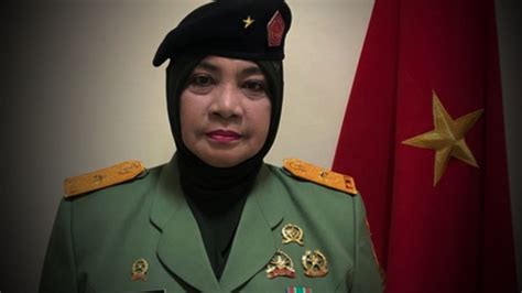 Foto Sosok Wanita Luar Biasa Di Balik Pemecatan Kolonel TNI Pembunuh