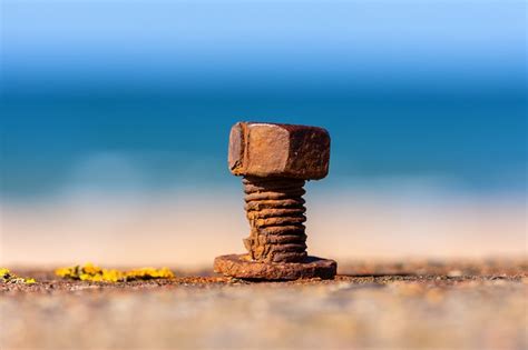 How To Remove A Rusted Screw Or Bolt Onemonroe